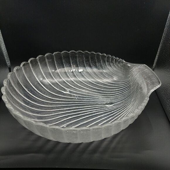 Anchor Hocking Vintage Clam Shell Salad Serving Bowl, Clear Frosted Glass - Picture 1 of 10